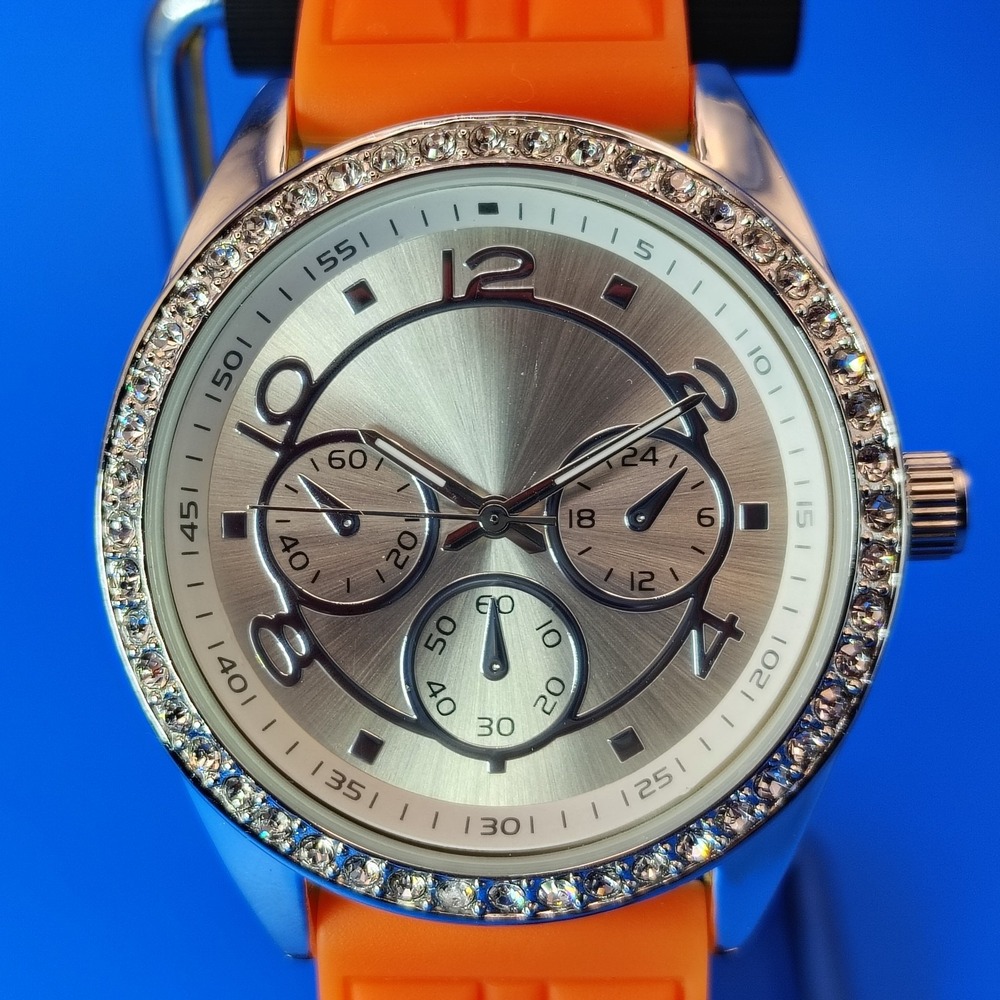 Vintage 2009 New Time Watch Corp 40mm Faux Chronograph Women's Quartz Watch Mint
